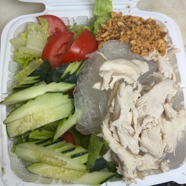 Yum Vun Sen (Chicken Salad).